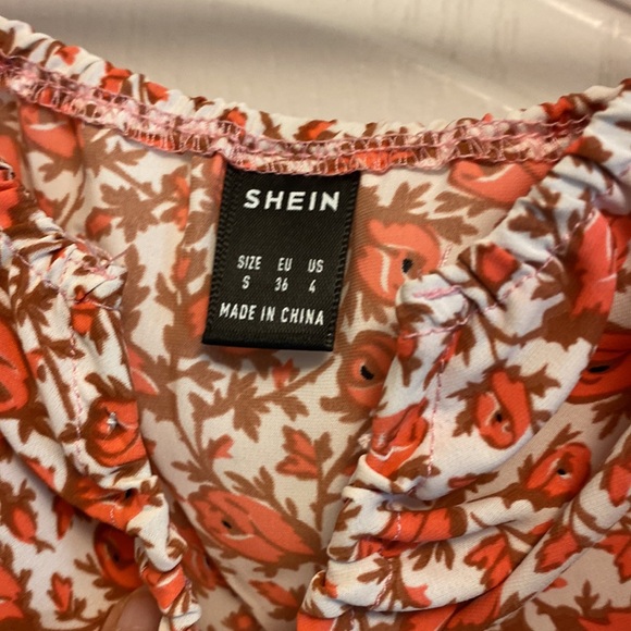 Off the shoulder dress - Picture 4 of 7